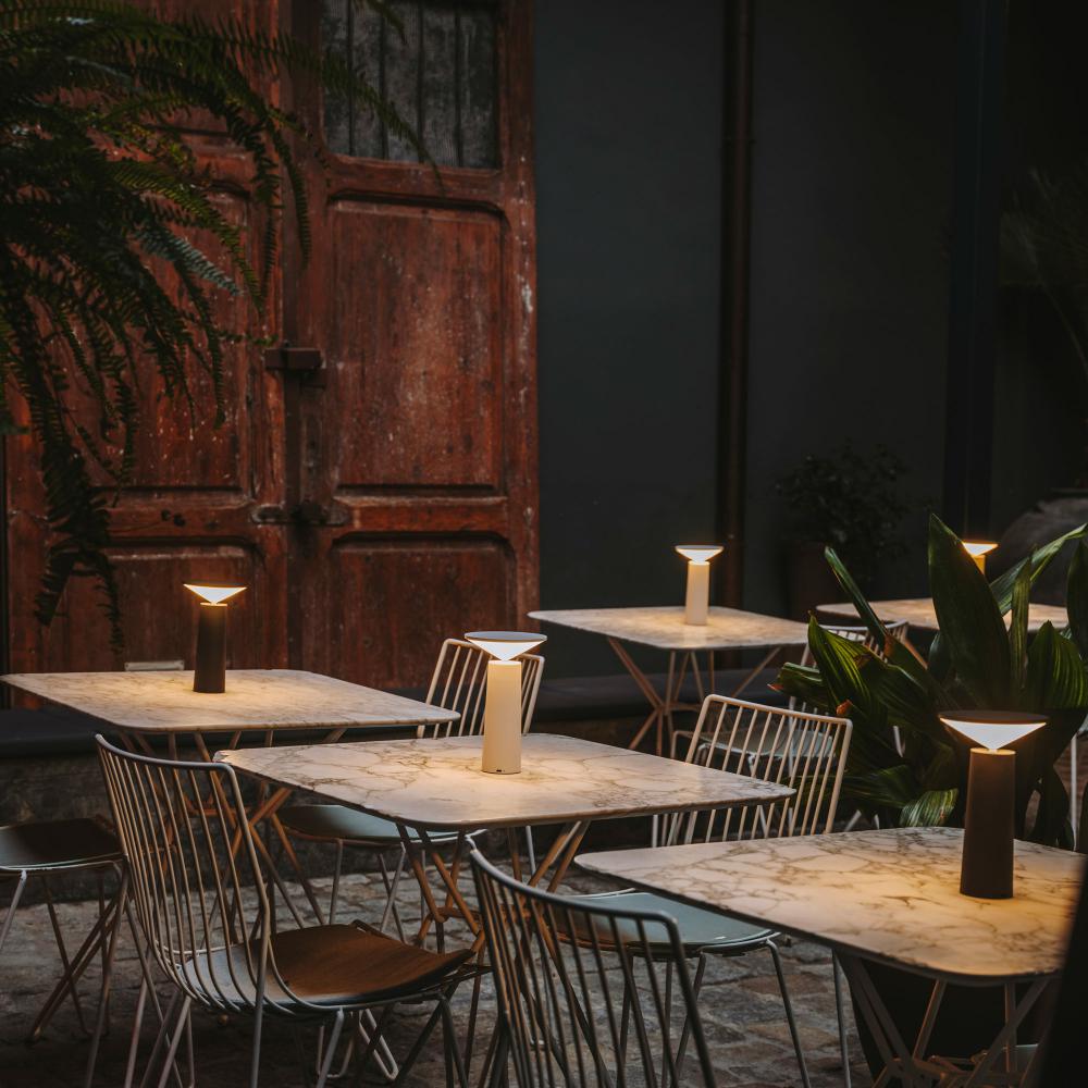 Eluma™ – Lampe de table moderne à intensité réglable