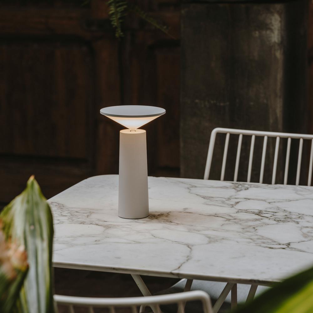 Eluma™ – Lampe de table moderne à intensité réglable